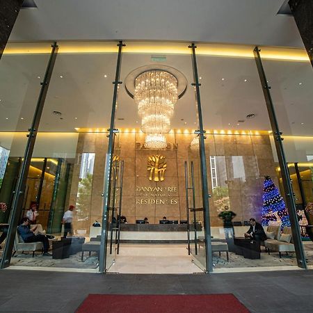 Ph Suites At Pavilion Bukit Bintang Kuala Lumpur Exterior foto The lobby of the hotel